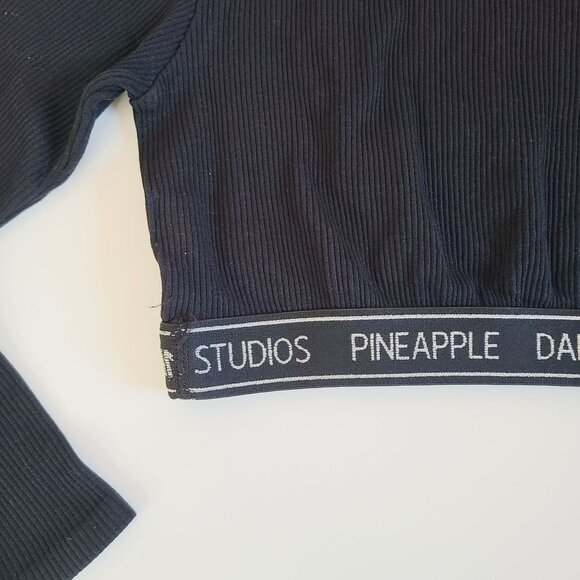 Pineapple Dance Studios Ribbed Black Long Sleeve Cropped Top M (Size 9/10) - Picture 5 of 8